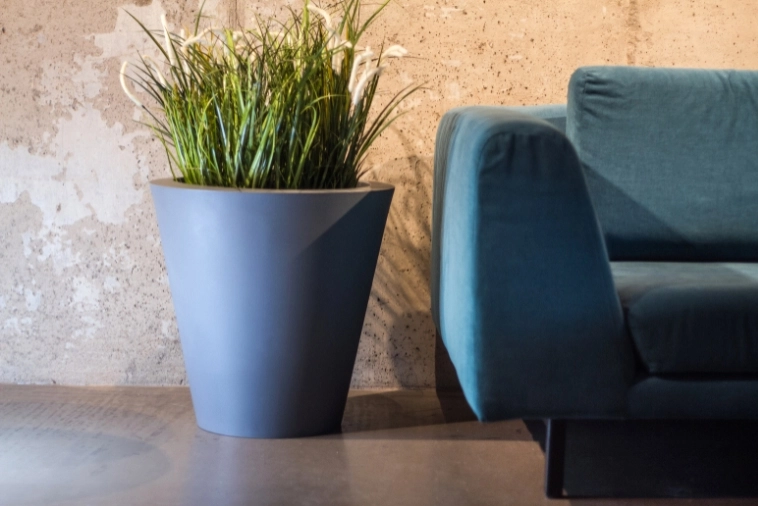 Klasyczna donica ogrodowa Ovo antracyt od Monumo